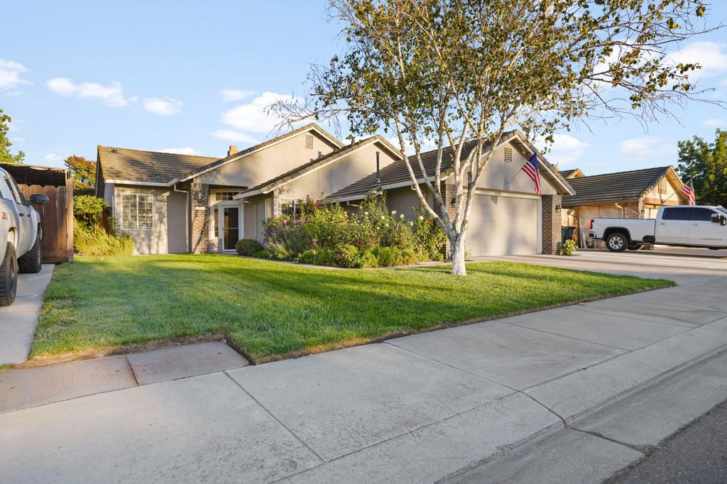 118 Ruess Rd, Ripon, CA 95366