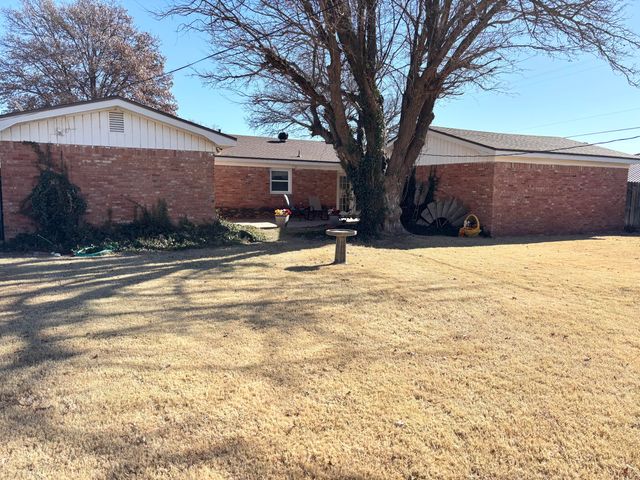 1601 Avenue F, Abernathy, TX 79311