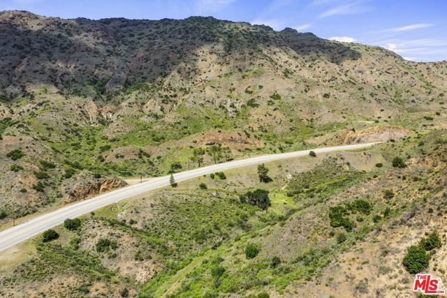 1 Kanan Rd, Agoura Hills, CA 91301