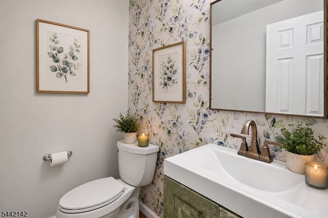 4143 Bloomingdale Dr, Hillsborough Twp., NJ 08844