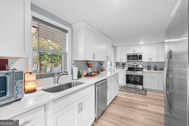 180 Southern Shores Road, Jackson, GA 30233