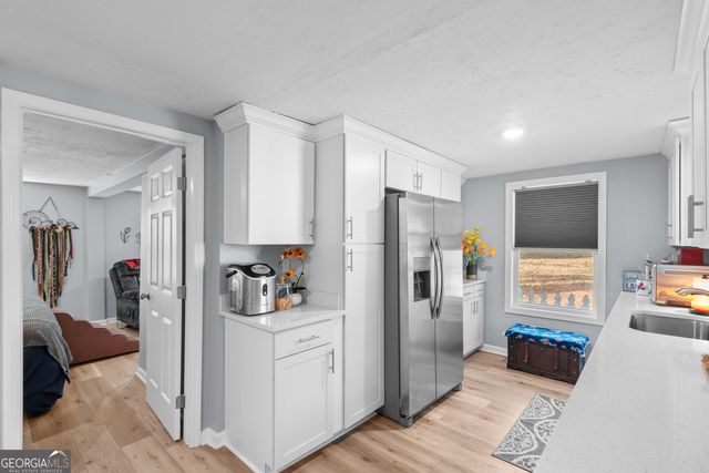 180 Southern Shores Road, Jackson, GA 30233