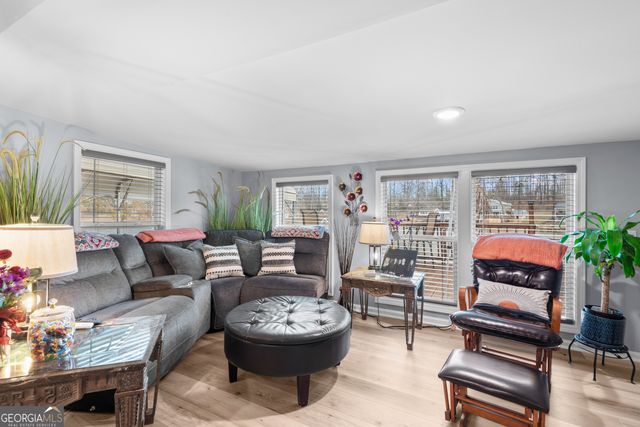 180 Southern Shores Road, Jackson, GA 30233