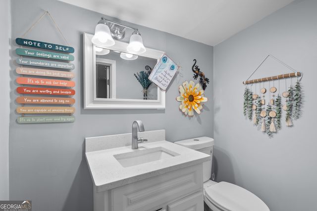 180 Southern Shores Road, Jackson, GA 30233