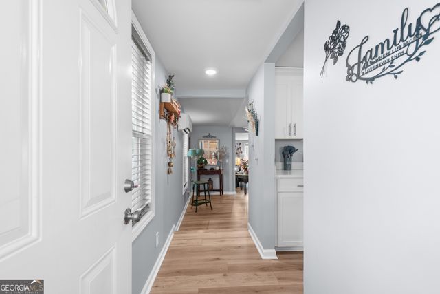 180 Southern Shores Road, Jackson, GA 30233