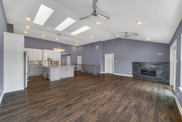 6135 S Dune Harbor Drive, Portage, IN 46368