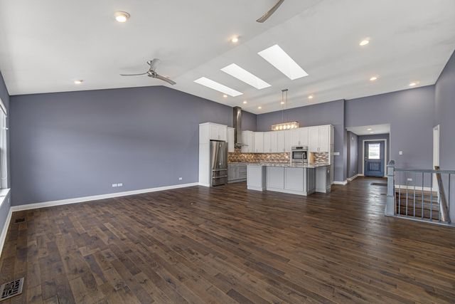 6135 S Dune Harbor Drive, Portage, IN 46368