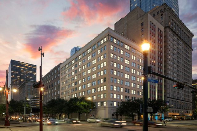 1120 Texas Street 8D, Houston, TX 77002