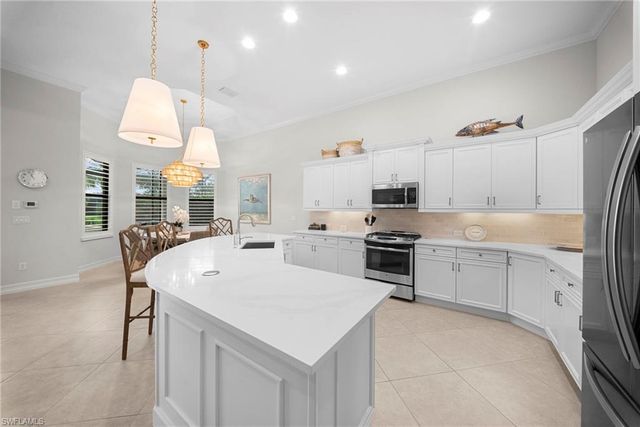 6522 Roma WAY, Naples, FL 34113