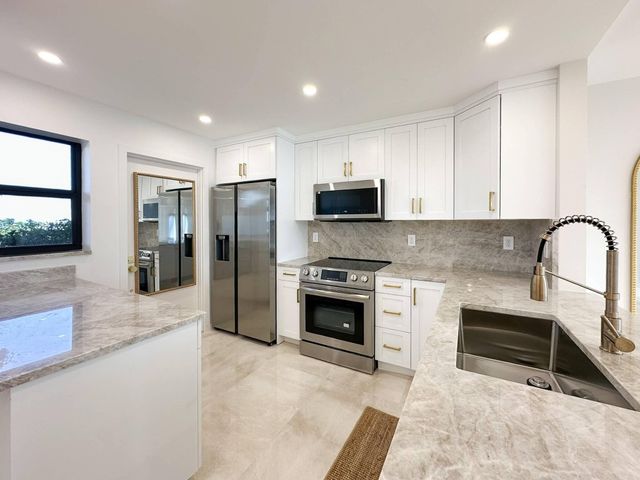 4800 Bayview Drive 503, Fort Lauderdale, FL 33308