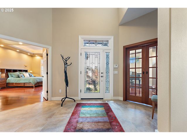 6730 Sw AMBER Ln, Portland, OR 97225