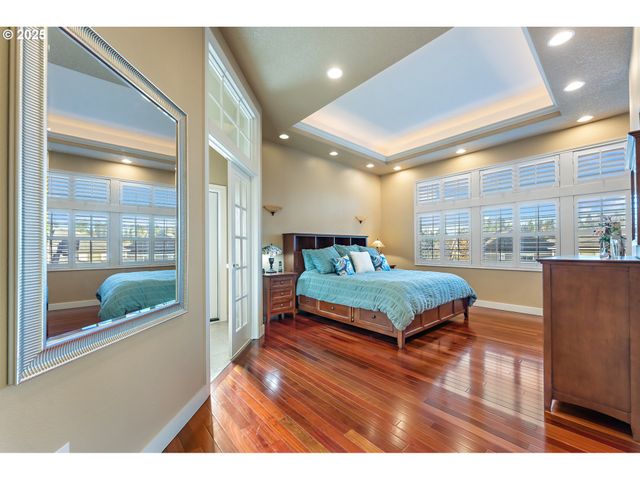 6730 Sw AMBER Ln, Portland, OR 97225