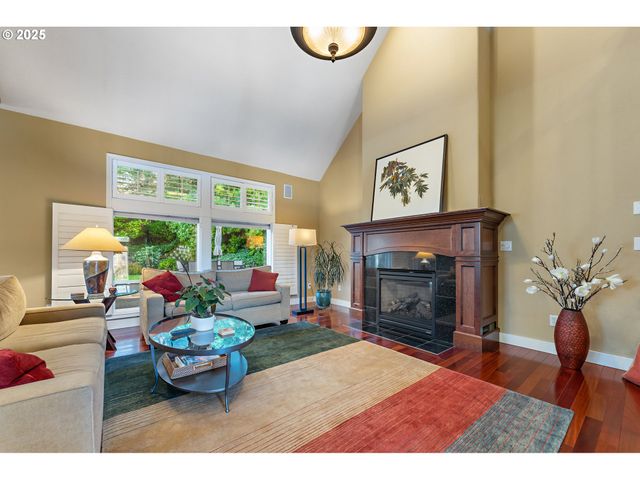 6730 Sw AMBER Ln, Portland, OR 97225