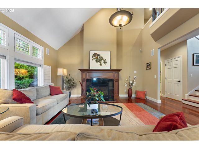 6730 Sw AMBER Ln, Portland, OR 97225
