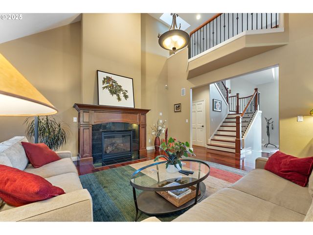 6730 Sw AMBER Ln, Portland, OR 97225