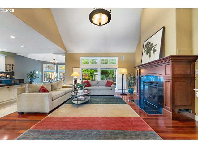 6730 Sw AMBER Ln, Portland, OR 97225