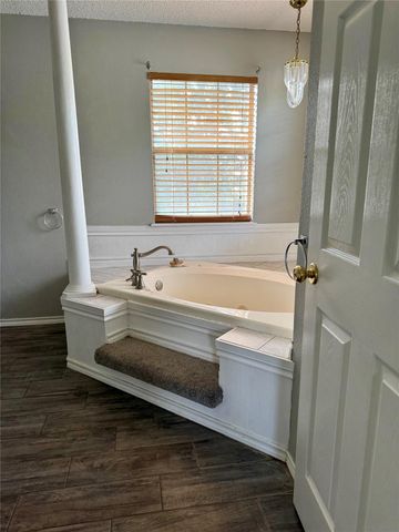 1201 Burkett CIR, Cameron, TX 76520