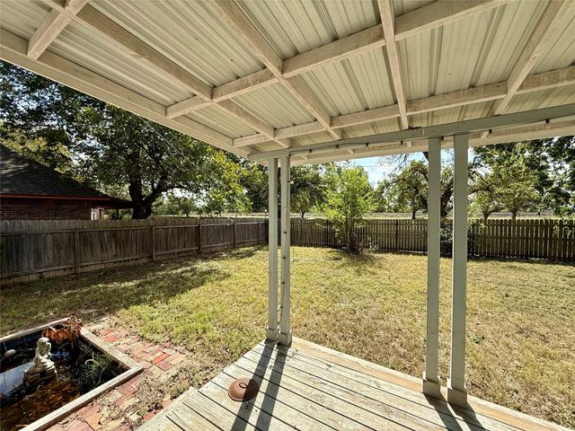 1201 Burkett CIR, Cameron, TX 76520