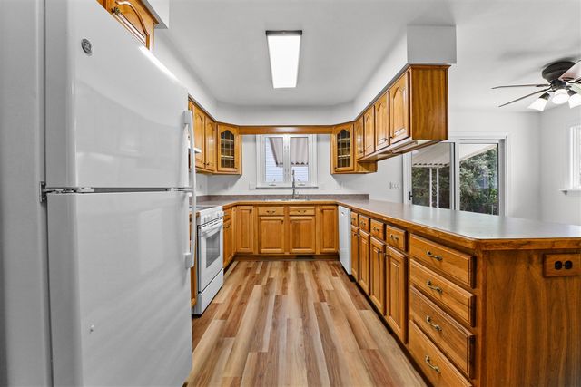 3815 Walton Drive, Lansing, MI 48910