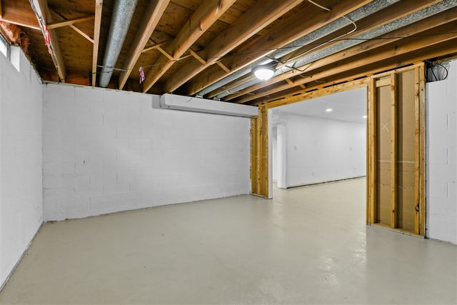 3815 Walton Drive, Lansing, MI 48910