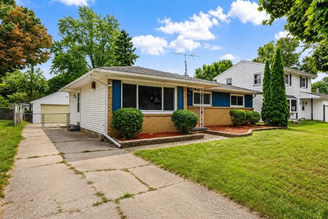 3815 Walton Drive, Lansing, MI 48910