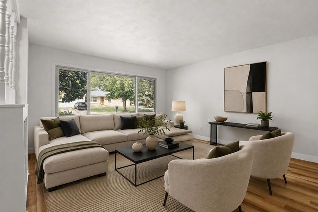 3815 Walton Drive, Lansing, MI 48910