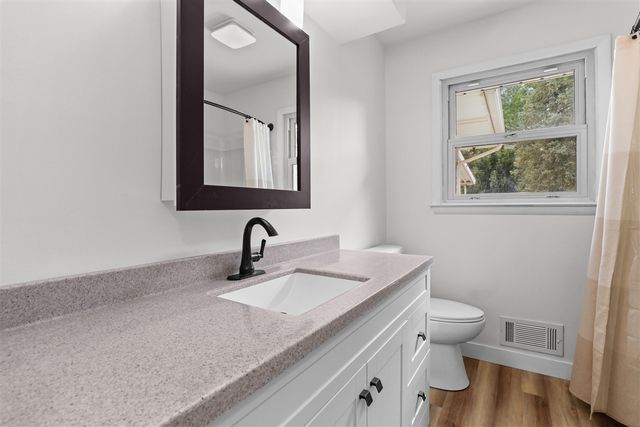 3815 Walton Drive, Lansing, MI 48910
