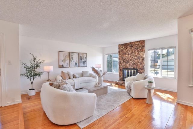 125 Sugar Maple Drive, San Jose, CA 95136