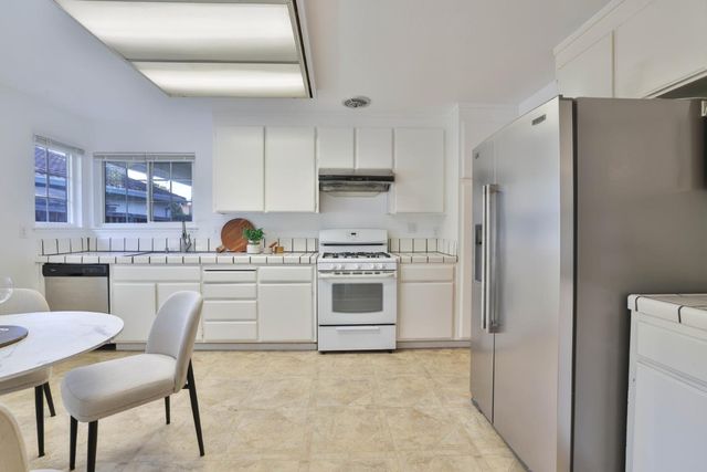 125 Sugar Maple Drive, San Jose, CA 95136