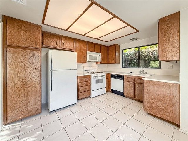 230 Via Del Caballo, Oak Park, CA 91377