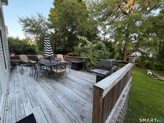 25 Bauer Pl Extension, Westport, CT 06880