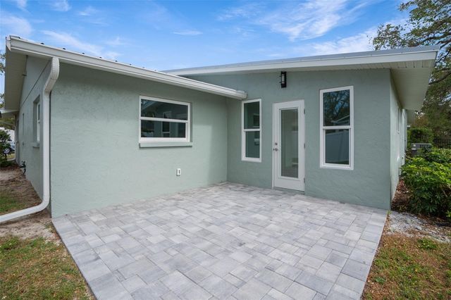 5528 BRIARCLIFF DRIVE, Sarasota, FL 34232