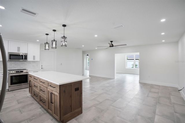 5528 BRIARCLIFF DRIVE, Sarasota, FL 34232