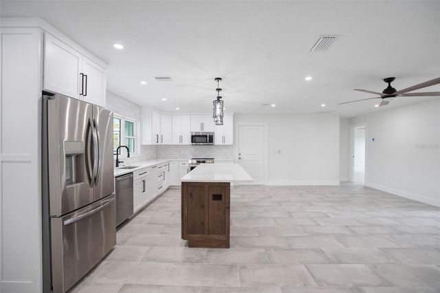 5528 BRIARCLIFF DRIVE, Sarasota, FL 34232