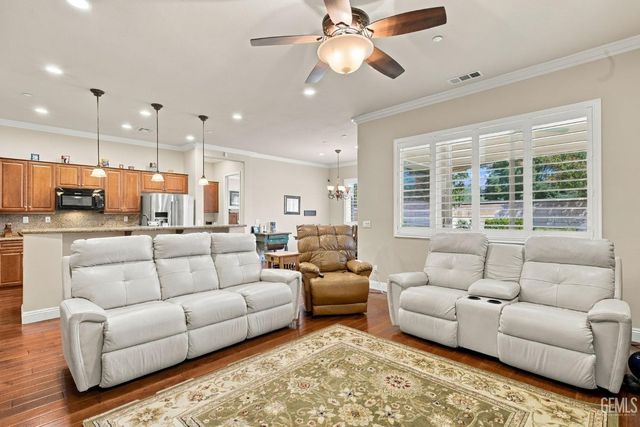 14304 Del Webb Court, Bakersfield, CA 93306