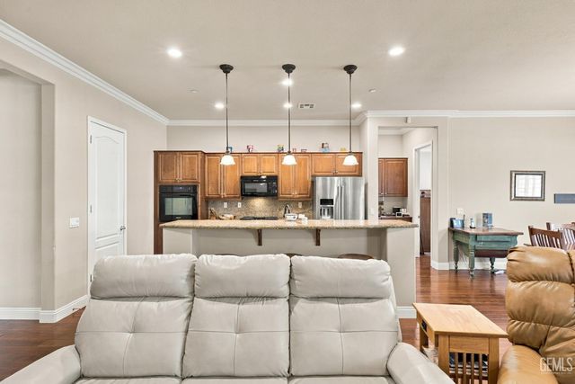 14304 Del Webb Court, Bakersfield, CA 93306
