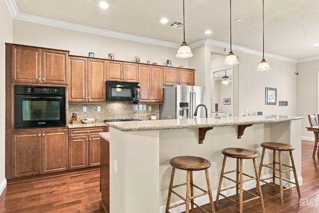 14304 Del Webb Court, Bakersfield, CA 93306