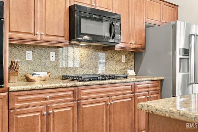 14304 Del Webb Court, Bakersfield, CA 93306