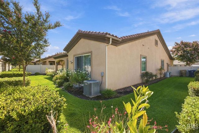 14304 Del Webb Court, Bakersfield, CA 93306