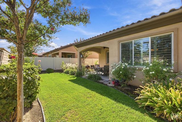 14304 Del Webb Court, Bakersfield, CA 93306