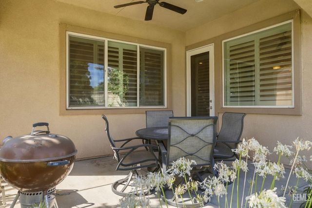 14304 Del Webb Court, Bakersfield, CA 93306