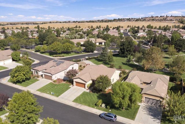 14304 Del Webb Court, Bakersfield, CA 93306