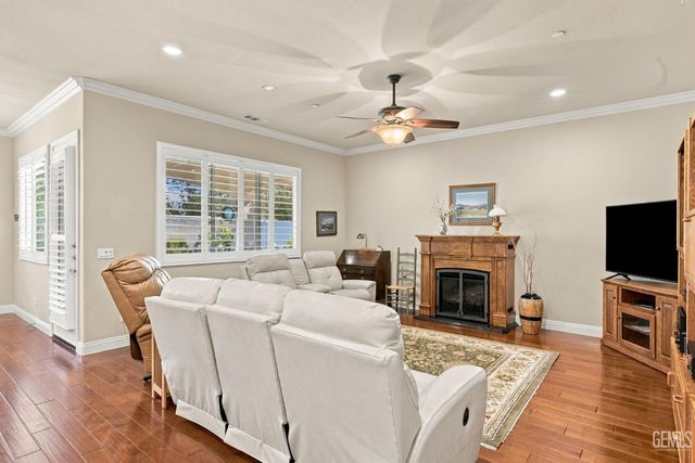 14304 Del Webb Court, Bakersfield, CA 93306
