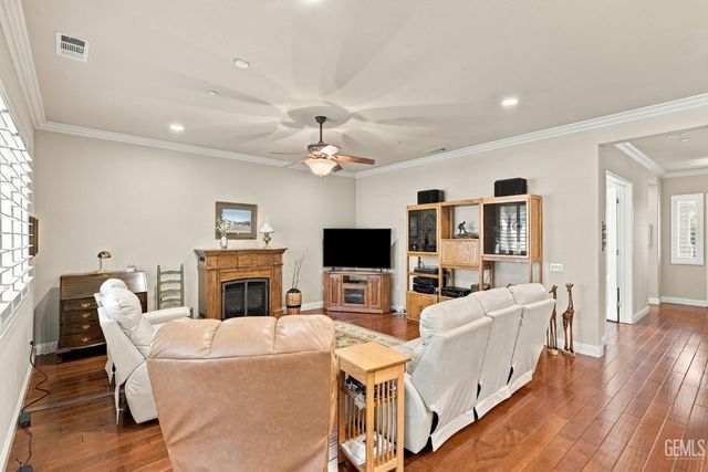 14304 Del Webb Court, Bakersfield, CA 93306