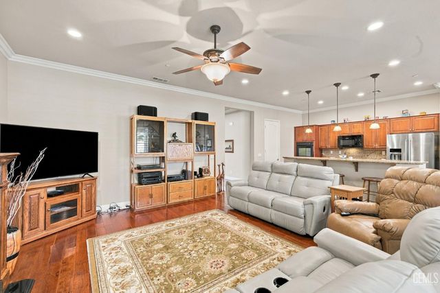 14304 Del Webb Court, Bakersfield, CA 93306