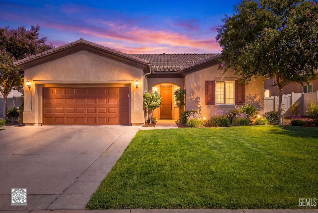 14304 Del Webb Court, Bakersfield, CA 93306