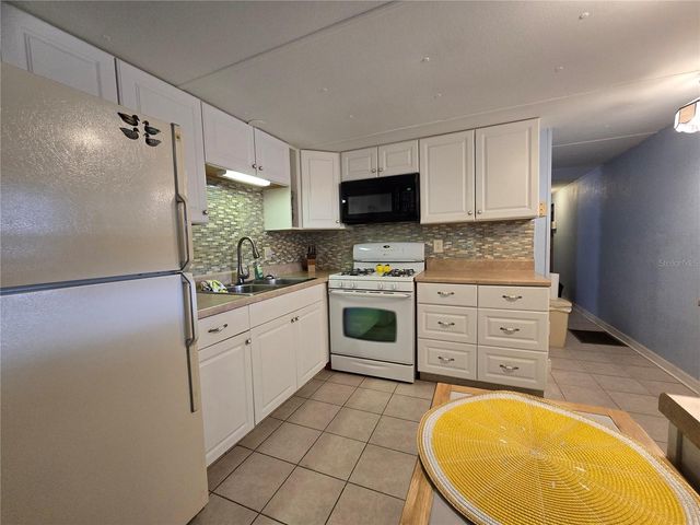 6235 PARKSEND LANE, Zephyrhills, FL 33542