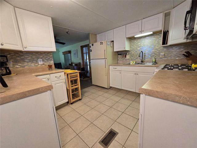 6235 PARKSEND LANE, Zephyrhills, FL 33542