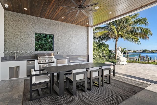 9 Bamboo Ln, Jupiter, FL 33458