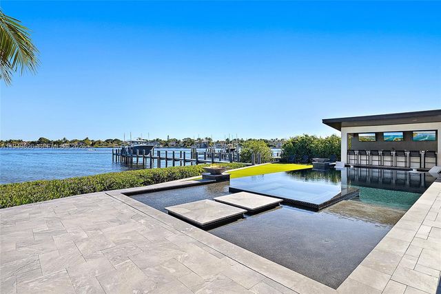 9 Bamboo Ln, Jupiter, FL 33458